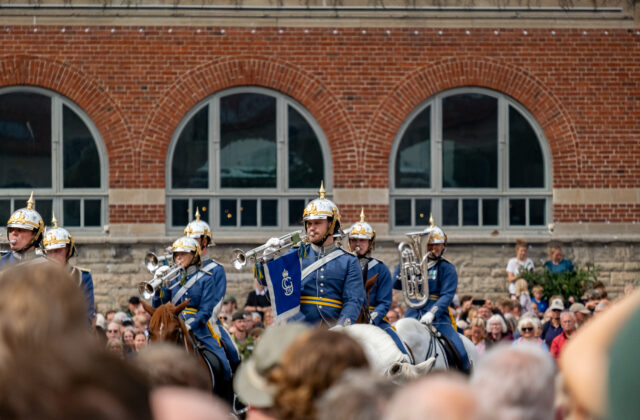 Beridna Högvakten red genom Lund 